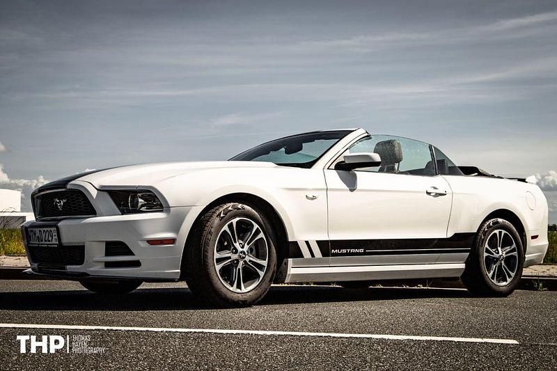 Gebraucht Ford Mustang 305 PS (224 kW) 2013 Weiß Cabrio