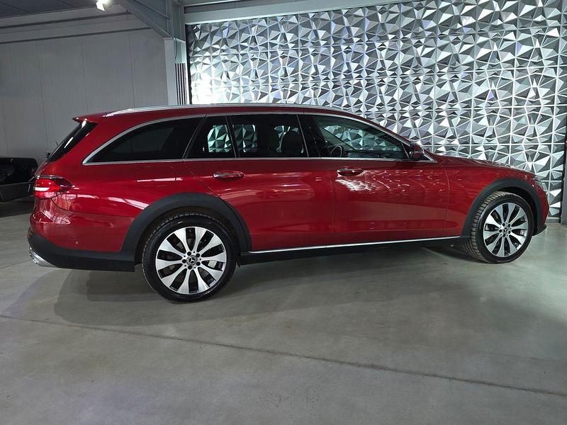 Gebraucht Mercedes E220 All-Terrain 194 PS (142 kW) 2018 Rot Kombi