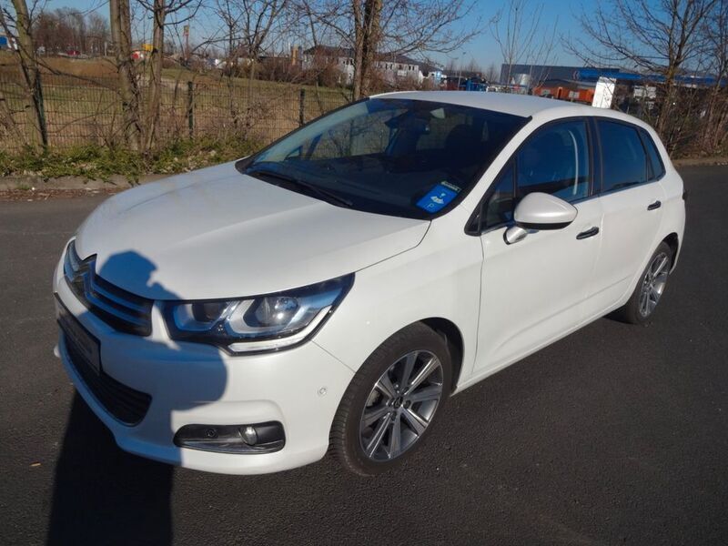 Lack weiss Gebraucht 2015 Citroën C4 Shine Limousine | 9.300 € (Etwas zu teuer) - Bild 1/4