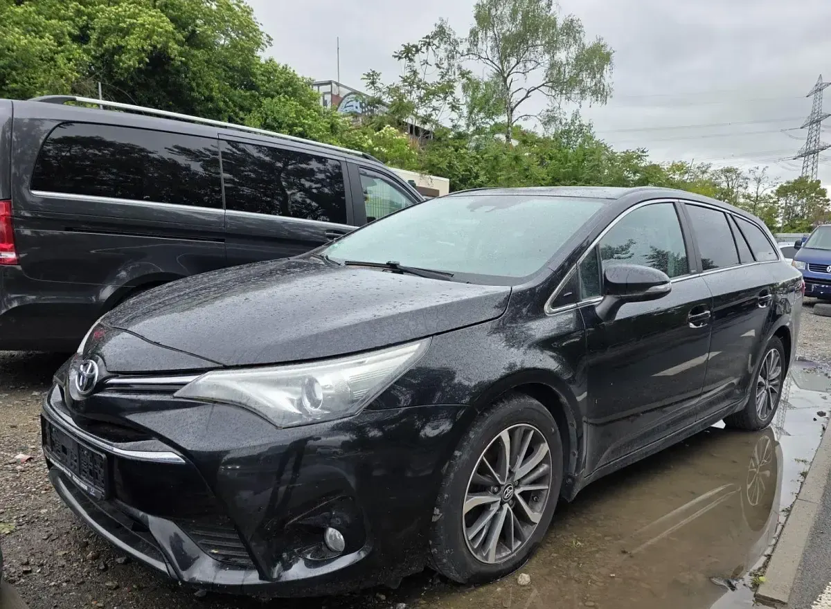 Gebraucht Toyota Avensis Edition-S 143 PS (105 kW) 2016 Schwarz Kombi