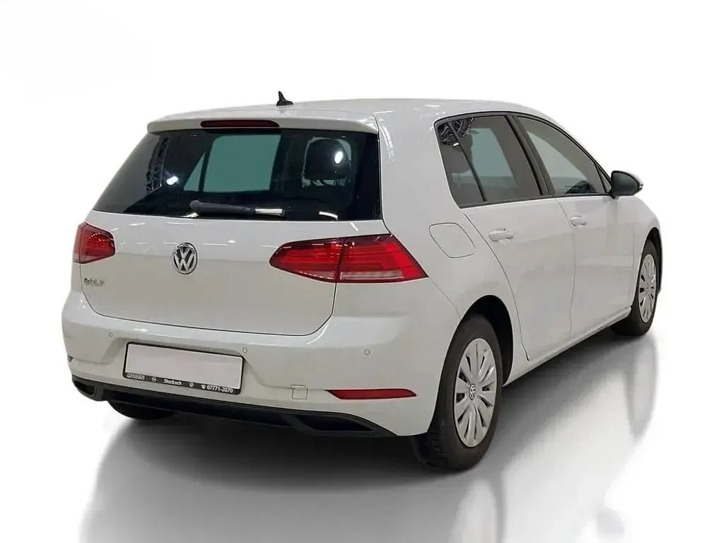 Gebraucht VW Golf VII Trendline 116 PS (85 kW) 2018 Weiß Limousine