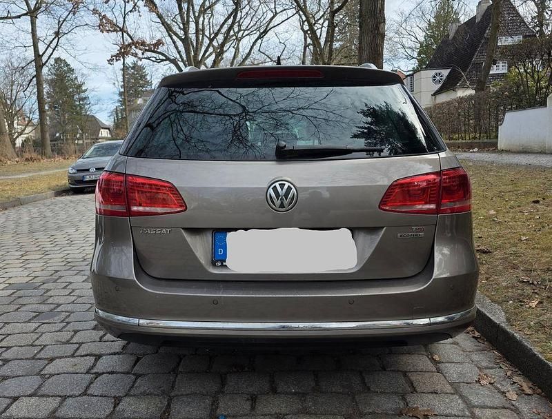 Gebraucht VW Passat Highline 150 PS (110 kW) 2011 Braun Kombi