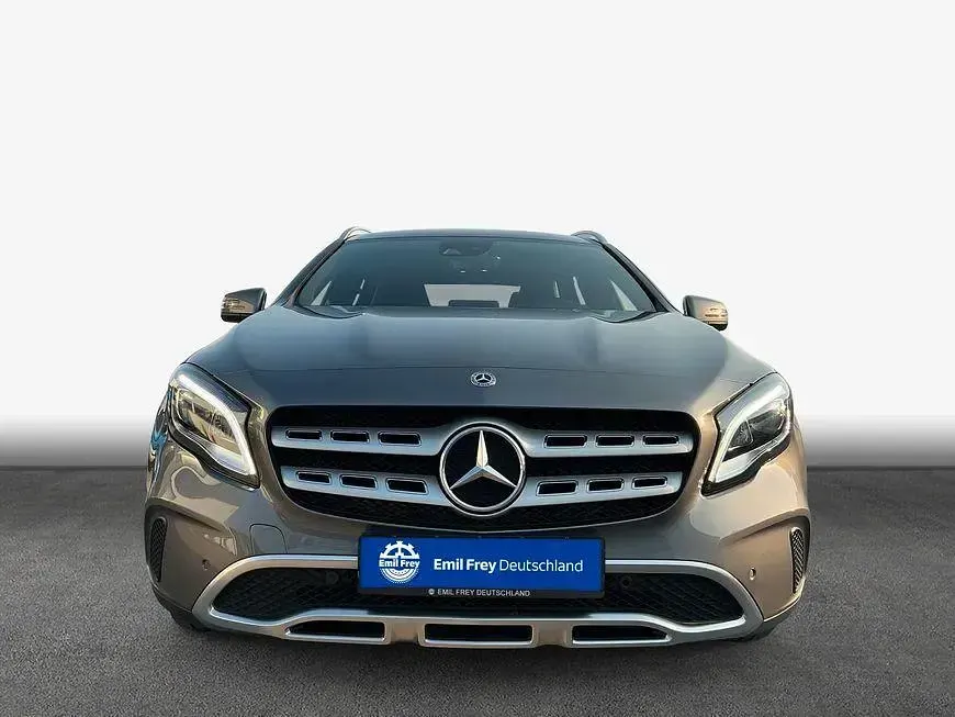 Gebraucht Mercedes GLA180 Urban 122 PS (89 kW) 2019 Grau SUV