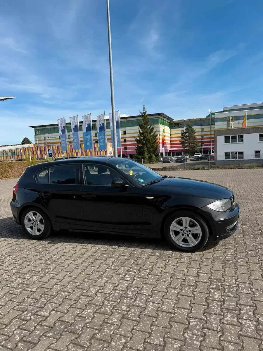 Używany BMW 116 116 KM (85 kW) 2011 Czarny Hatchback