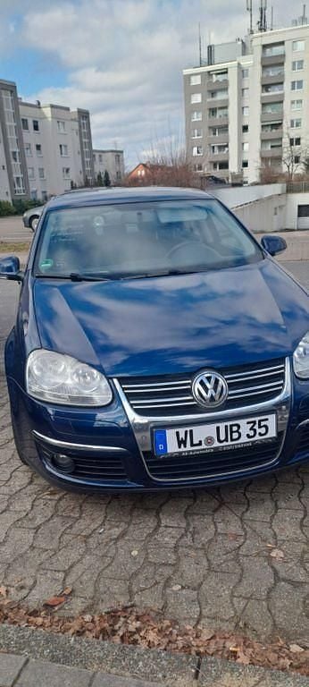 Gebraucht VW Jetta Comfortline 122 PS (89 kW) 2009 Blau Limousine