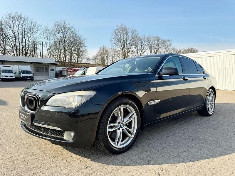 Gebraucht BMW 740 326 PS (239 kW) 2011 Schwarz Limousine