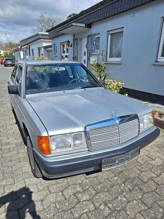 Gebraucht Mercedes 190 75 PS (55 kW) 1993 Silber Limousine