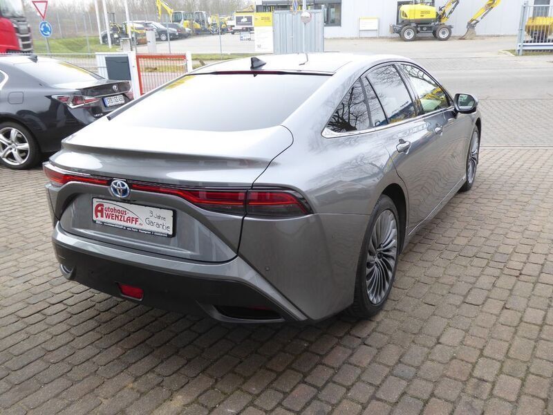 Gebraucht Toyota Mirai Advance 182 PS (133 kW) 2021 Palladiumsilber Limousine