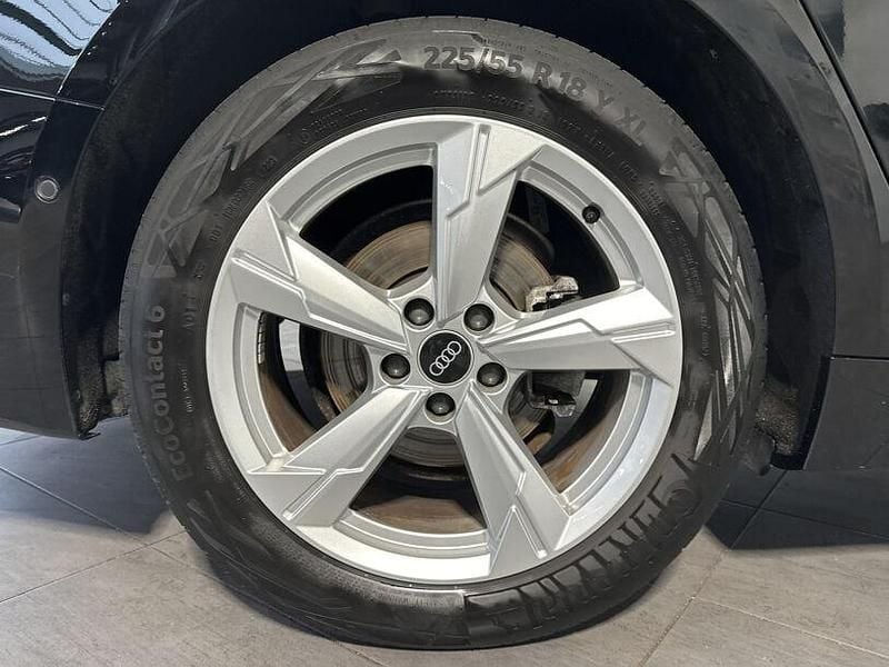 Gebraucht Audi A6 Sport 204 PS (150 kW) 2021 Brillantschwarz Kombi