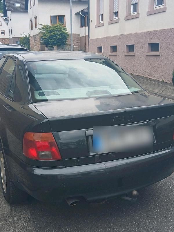 Gebraucht Audi A4 125 PS (91 kW) 1999 Schwarz Limousine