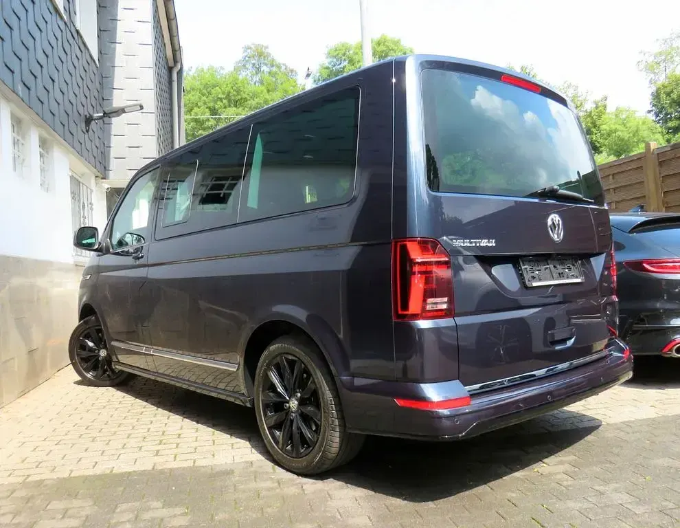 Gebraucht VW Multivan Comfortline 204 PS (150 kW) 2023 Blau Van / Kleinbus
