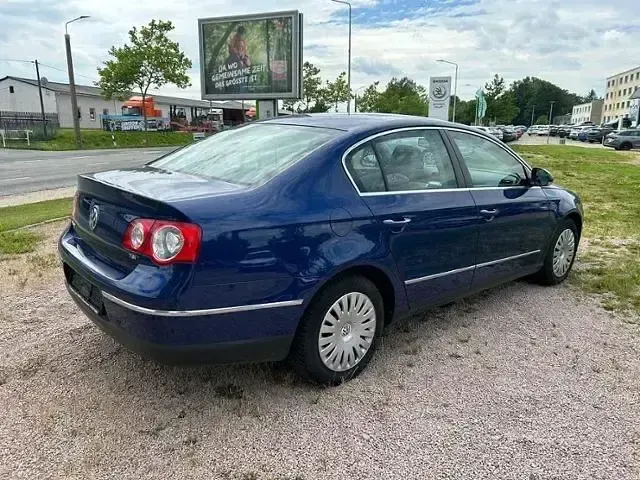 Gebraucht VW Passat Highline 160 PS (117 kW) 2009 Blau Limousine