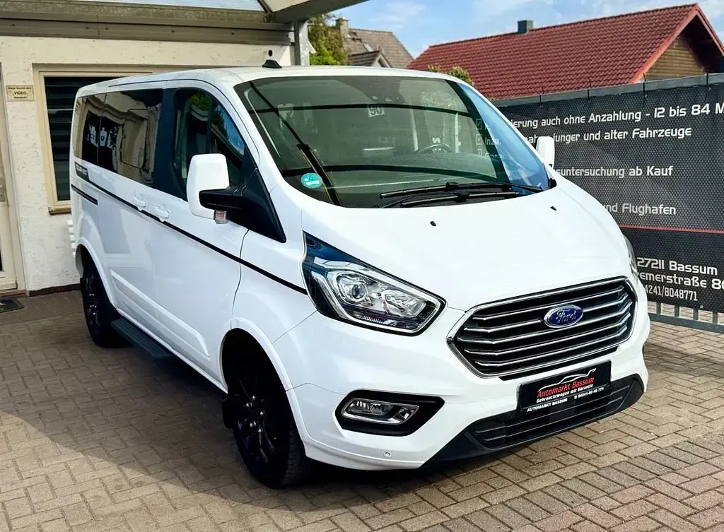 Gebraucht Ford Tourneo Custom Titanium 185 PS (136 kW) 2021 Weiß Van