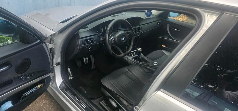 Gebraucht BMW 320 150 PS (110 kW) 2005 Silber Limousine