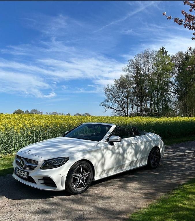 Weiß Gebraucht 2020 Mercedes C180 Cabrio | 31.500 € (Guter Preis) - Bild 1/4