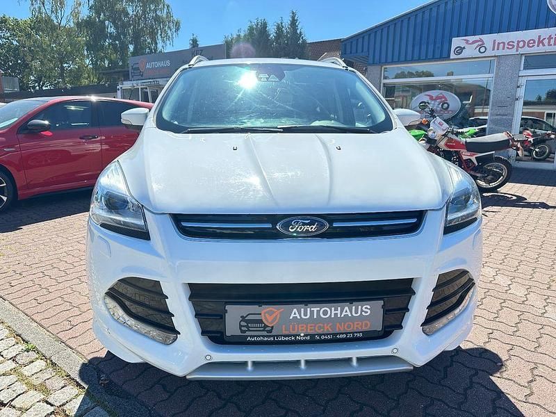 Gebraucht Ford Kuga Individual 179 PS (131 kW) 2015 Weiß SUV