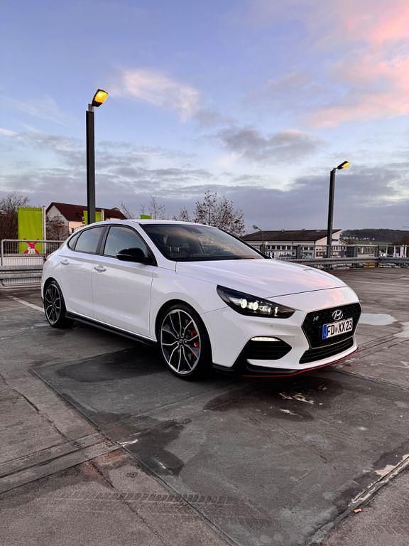 Weiß Gebraucht 2020 Hyundai i30 N Performance Limousine | 19.600 € (Superpreis) - Bild 1/4