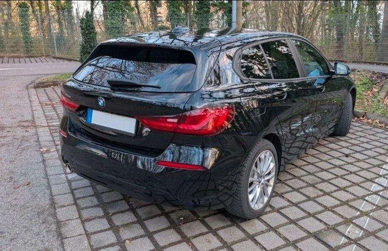 Gebraucht BMW 118 Advantage 140 PS (102 kW) 2020 Schwarz Kleinwagen