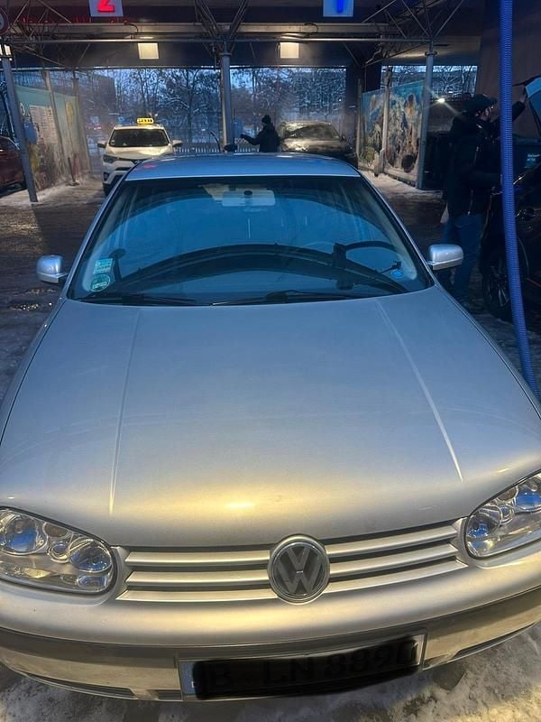 Silber Gebraucht 2000 VW Golf IV Kleinwagen | 1.550 € (Guter Preis) - Bild 1/4