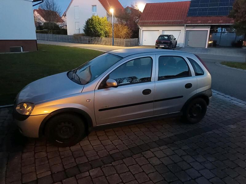 Grau Gebraucht 2001 Opel Corsa Kleinwagen | 299 € (Superpreis) - Bild 1/4
