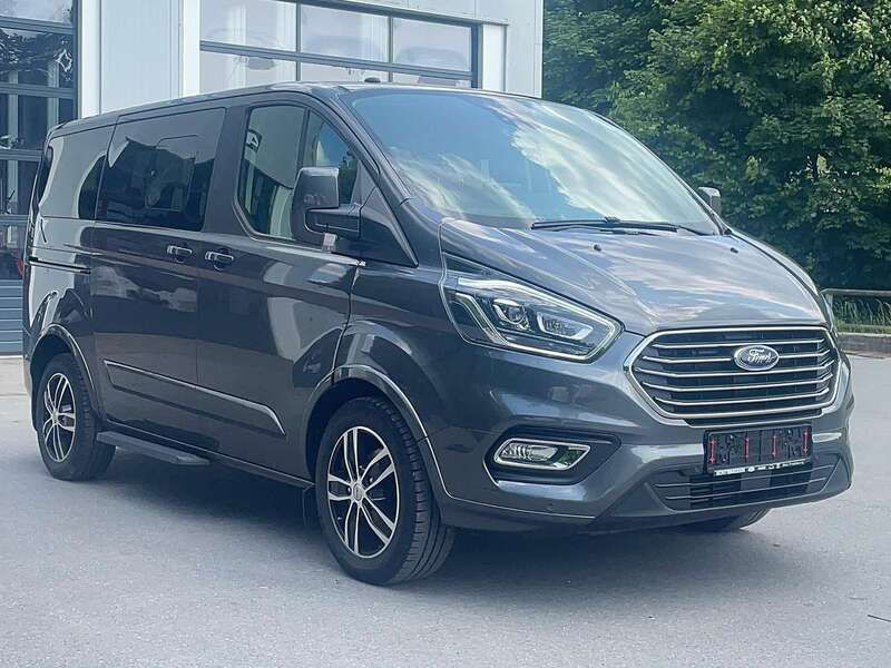 Magneticgrau (metallic) Gebraucht 2019 Ford Tourneo Custom Titanium X Van / Kleinbus | 33.950 € (Fairer Preis) - Bild 1/4