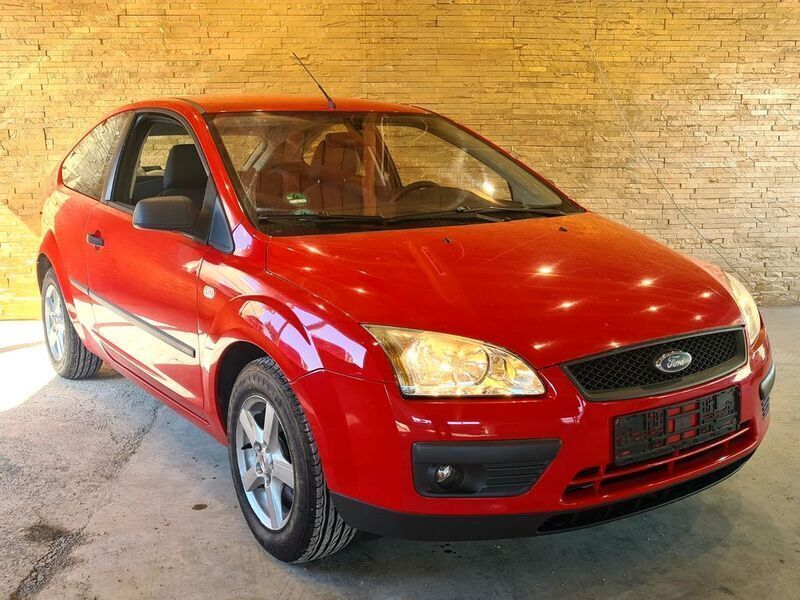 Rot Gebraucht 2005 Ford Focus Kleinwagen | 3.600 € (Teuer) - Bild 1/4