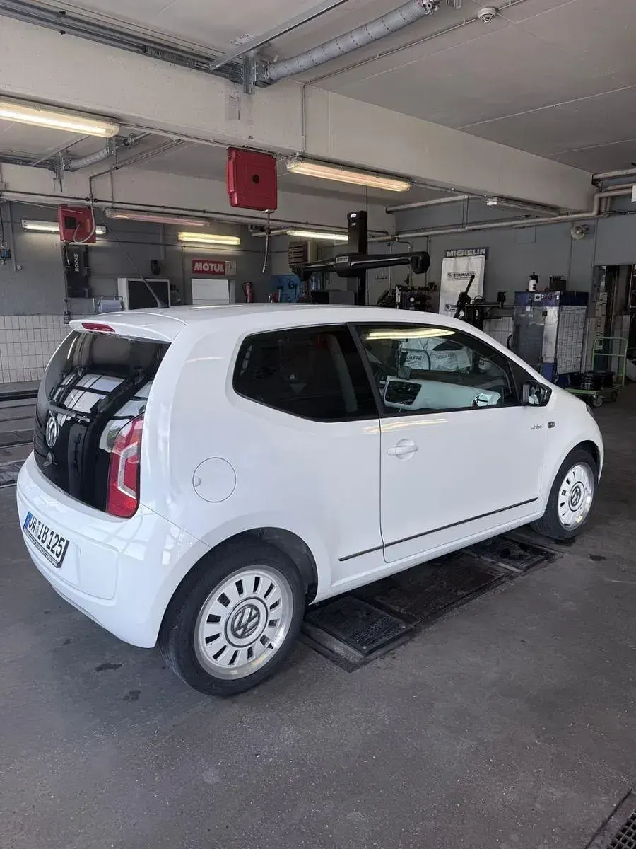 Gebraucht VW up! 75 PS (55 kW) 2012 Weiß Kleinwagen