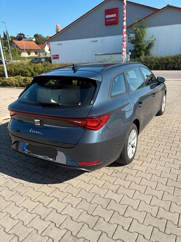 Gebraucht Seat Leon Style 131 PS (96 kW) 2021 Grau Kombi