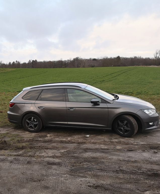Grau Gebraucht 2015 Seat Leon ST FR Kombi | 13.699 € (Etwas zu teuer) - Bild 1/4