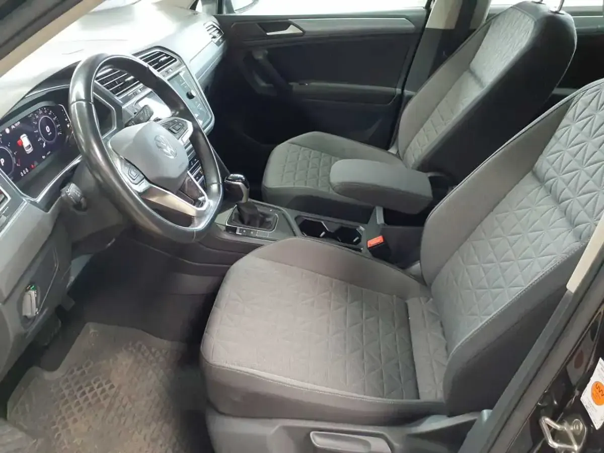 Gebraucht VW Tiguan Life 245 PS (180 kW) 2022 Deep black perleffekt SUV
