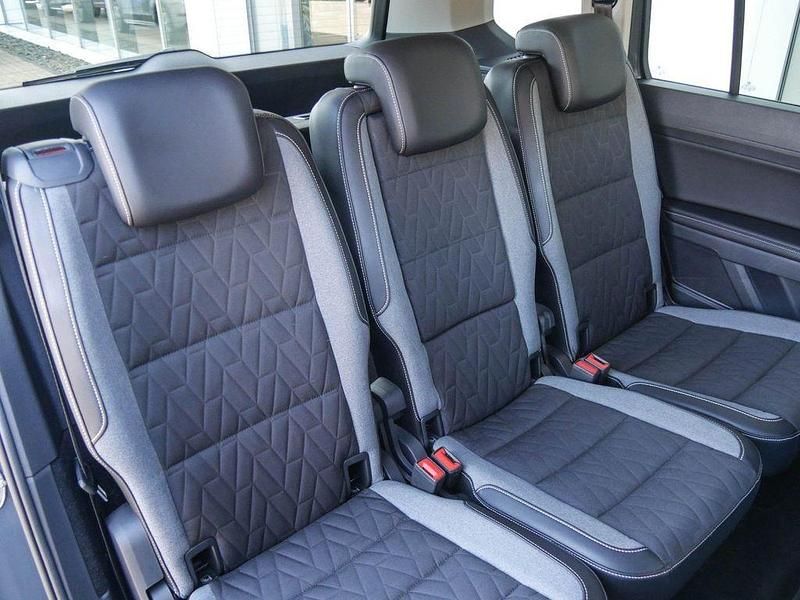 Gebraucht VW Touran Goal 150 PS (110 kW) 2025 Grau Van / Kleinbus