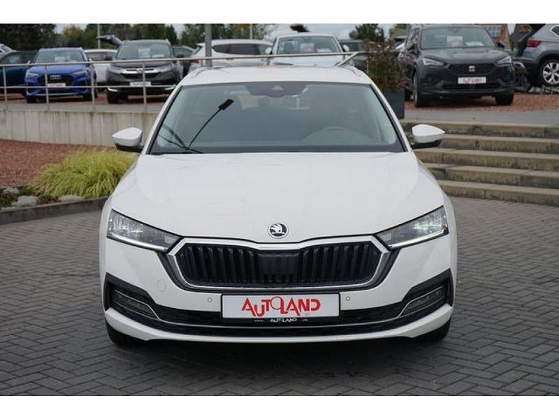 Gebraucht Skoda Octavia 204 PS (150 kW) 2021 Candyweiss Kombi
