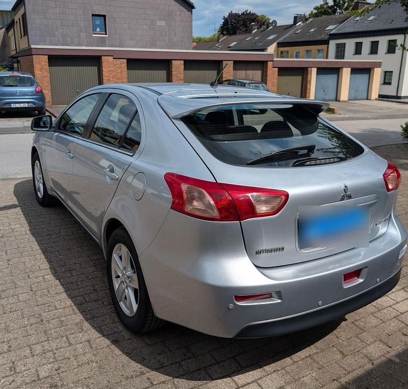 Gebraucht Mitsubishi Lancer Instyle 140 PS (102 kW) 2010 Grau Limousine