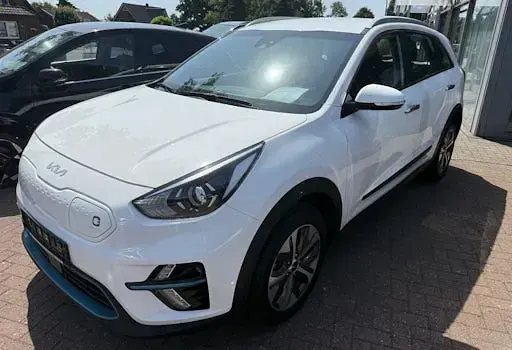 Gebraucht Kia Niro Vision 100 kW (136 PS) 2021 Schneeweiß SUV