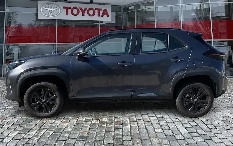 Gebraucht Toyota Yaris Cross Team 116 PS (85 kW) 2024 Grau SUV