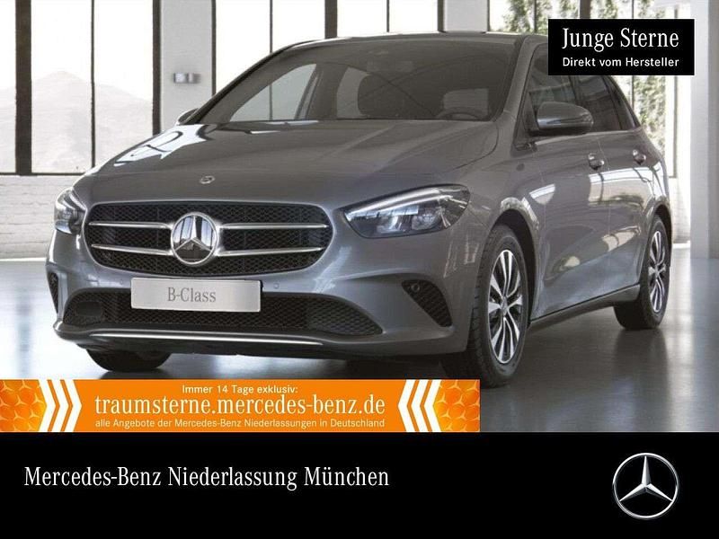 Grau Gebraucht 2021 Mercedes B180 Style Van / Kleinbus | 24.490 € (Fairer Preis) - Bild 1/3