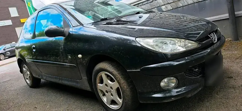 Gebraucht Peugeot 206 60 PS (44 kW) 2006 Schwarz Kleinwagen