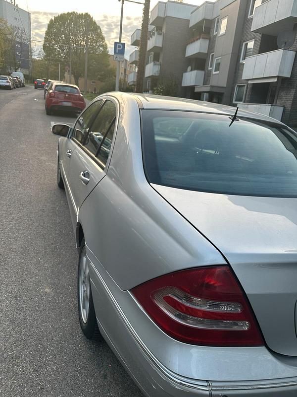 Gebraucht Mercedes C270 170 PS (125 kW) 2002 Silber Limousine