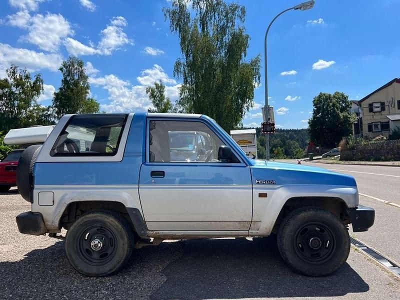 Blau Gebraucht 1992 Daihatsu Rocky SUV | 3.998 € - Bild 1/4