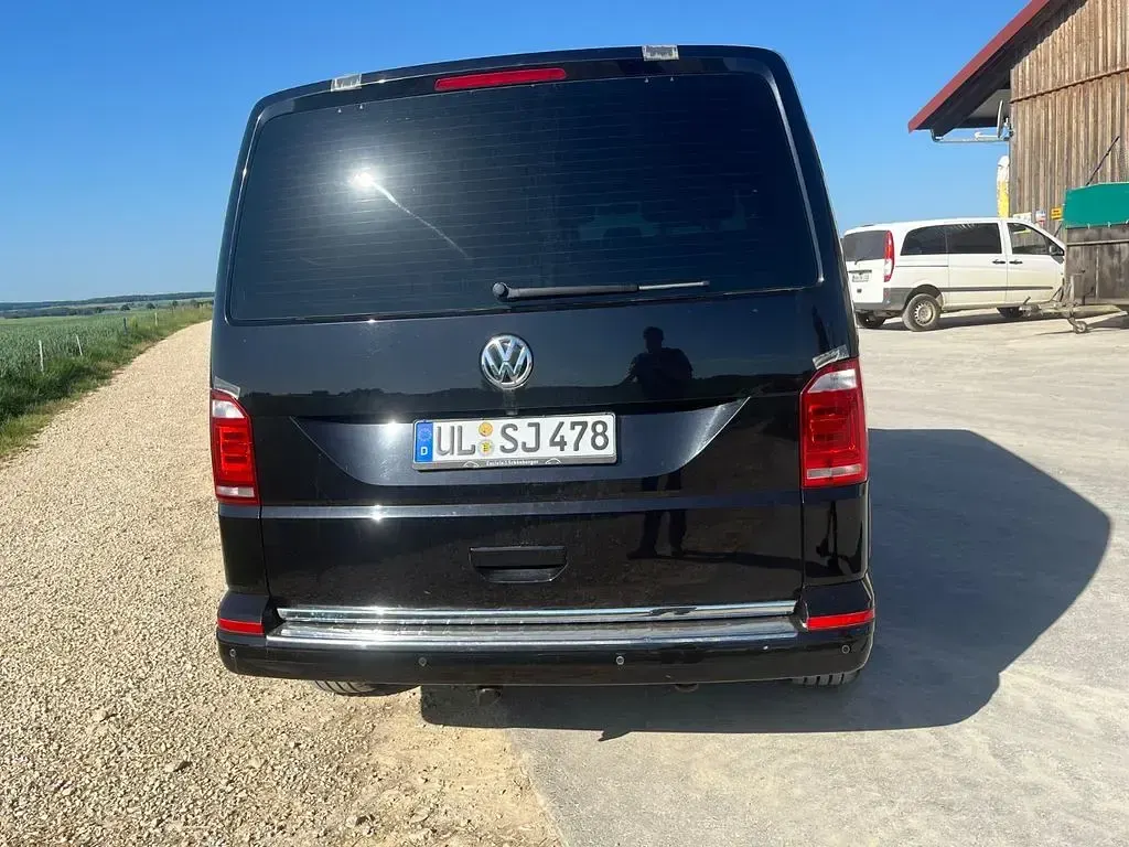 Gebraucht VW Multivan 150 PS (110 kW) 2016 Schwarz Van / Kleinbus
