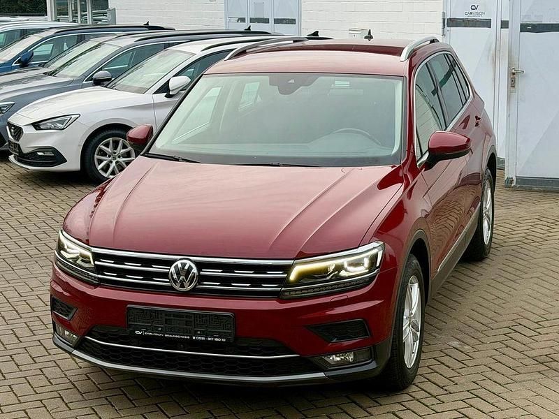 Gebraucht VW Tiguan Highline 150 PS (110 kW) 2019 Ruby red metallic SUV