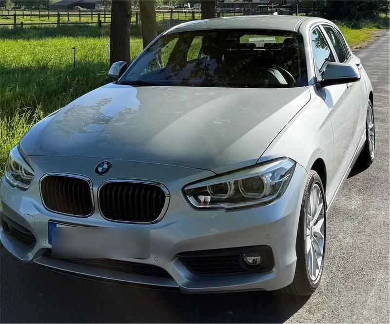 Grau Gebraucht 2019 BMW 118 Advantage Kleinwagen | 16.700 € (Guter Preis) - Bild 1/4