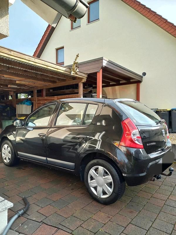 Schwarz Gebraucht 2012 Dacia Sandero Kleinwagen | 2.600 € (Etwas zu teuer) - Bild 1/4