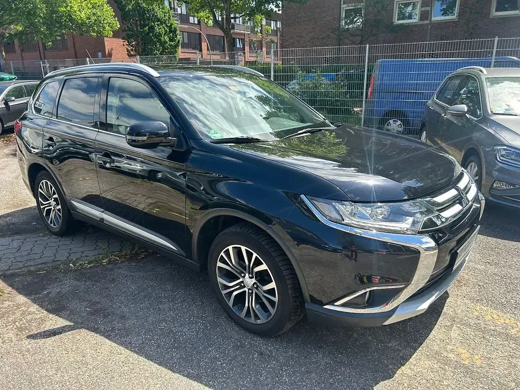 Gebraucht Mitsubishi Outlander Top 150 PS (110 kW) 2016 Schwarz SUV