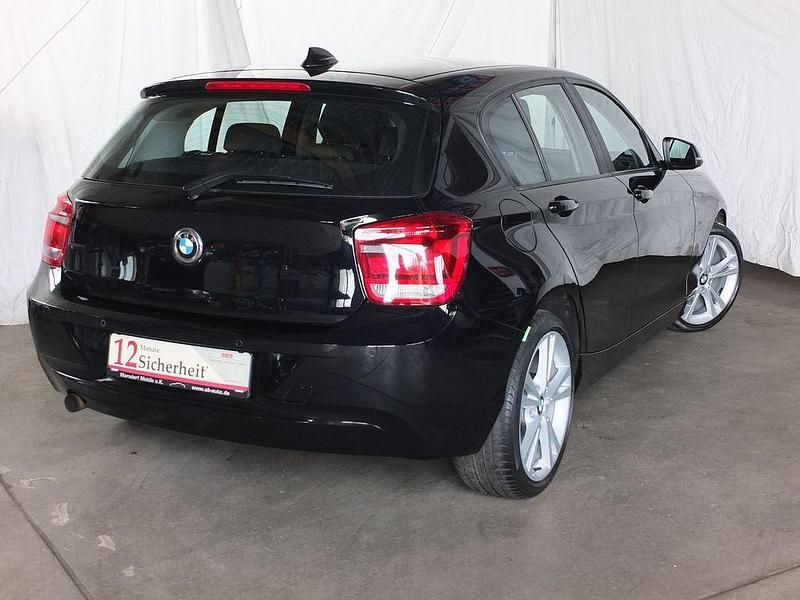 Gebraucht BMW 114 102 PS (75 kW) 2012 Schwarz Kleinwagen