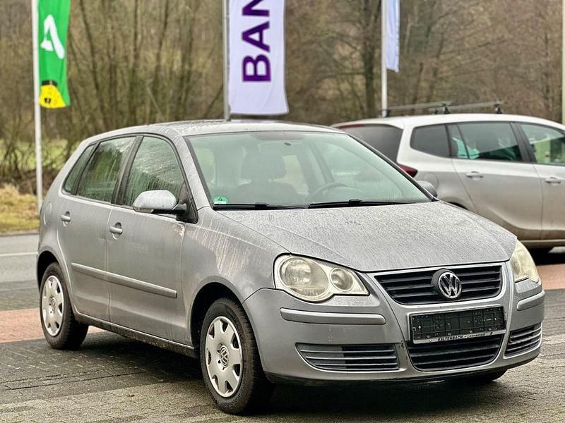 Silber Gebraucht 2006 VW Polo Comfortline Limousine | 3.499 € (Etwas zu teuer) - Bild 1/4