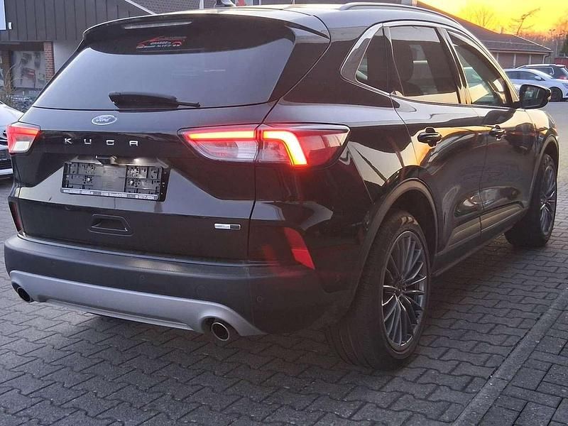 Gebraucht Ford Kuga Titanium 150 PS (110 kW) 2021 Obsidianschwarz metallic SUV