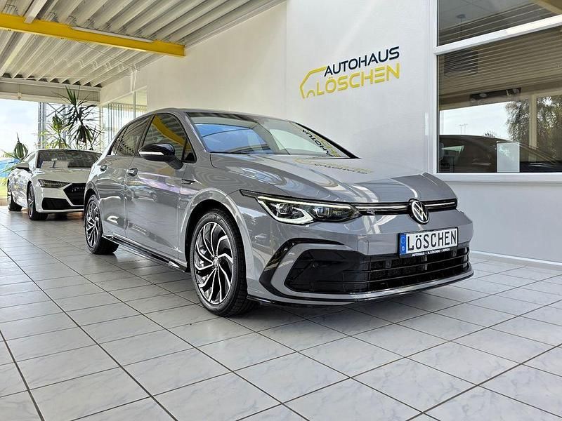 Grau Gebraucht 2021 VW Golf VIII R-line Limousine | 25.990 € (Etwas zu teuer) - Bild 1/4
