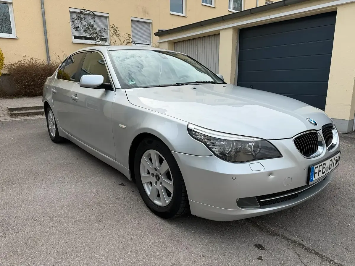 Gebraucht BMW 523 2007 Silber Limousine