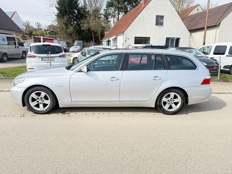 Gebraucht BMW 525 Advantage 197 PS (144 kW) 2009 Silber Kombi